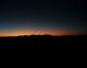 Petit matin, levés à 4h30, nous prenons la route goudronnée (!!!) sur 60 km pour arriver aux plus grandes dunes du monde.
Enfin, c'est ce qu'ils disent ici mais cela demande à être sérieusement vérifier.