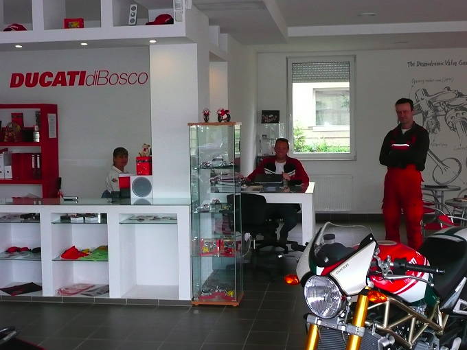 ducatidibosco.jpg ducatidibosco.jpg
